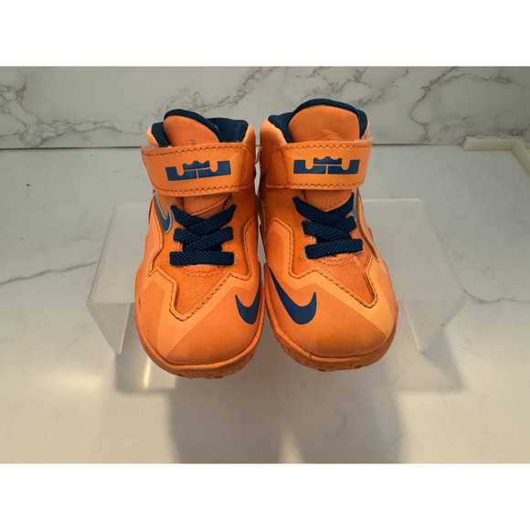 Nike LeBron 11 Atomic Orange Size 5C Toddler Kids, Pre-owned,Great Condition - Picture 1 of 5